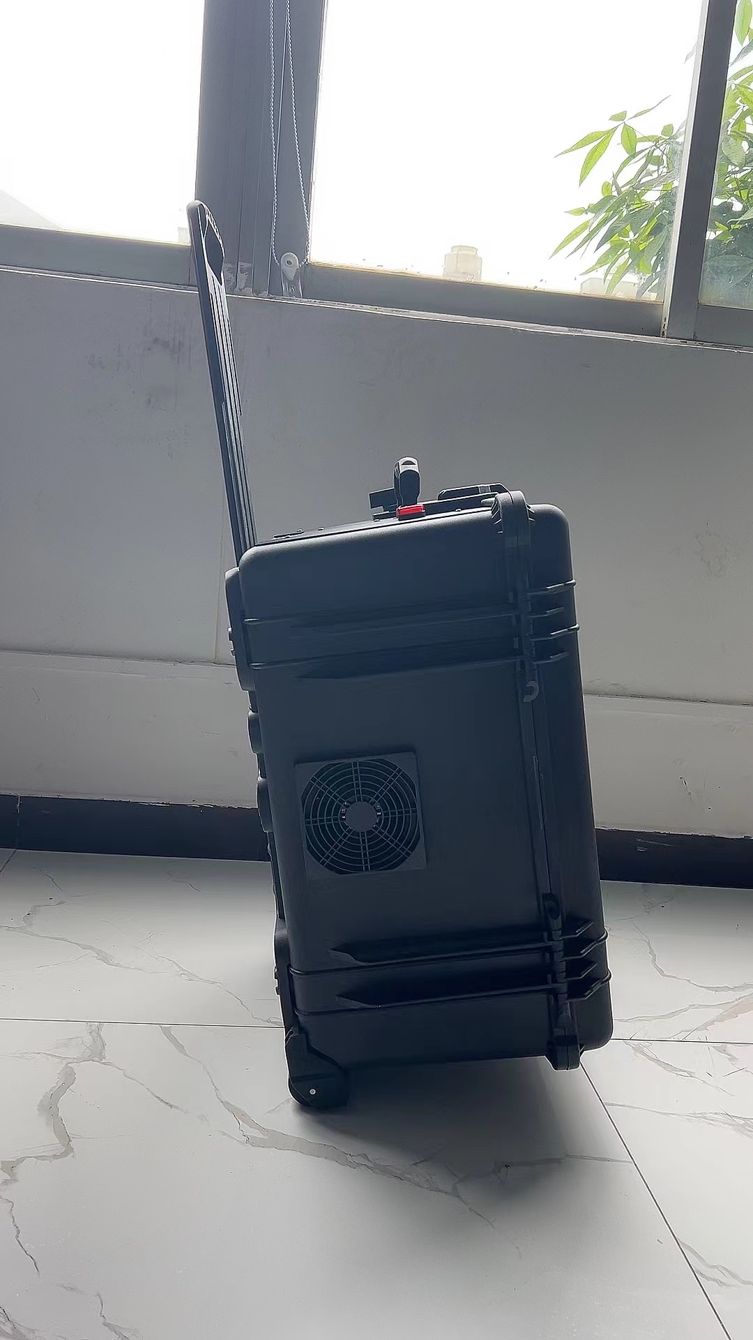 西青手拉箱型移动通信干扰器